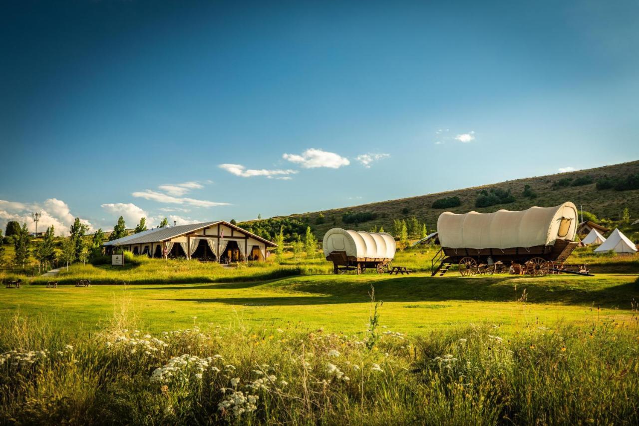 Conestoga Ranch Glamping Resort Garden City Exterior photo